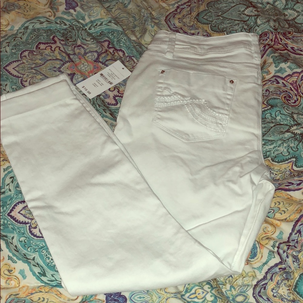 White skinny jean